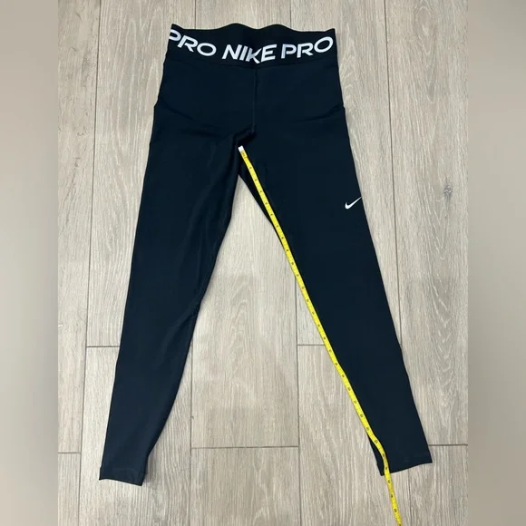 Nike Pro Women’s Leggings - Picture 3 of 9